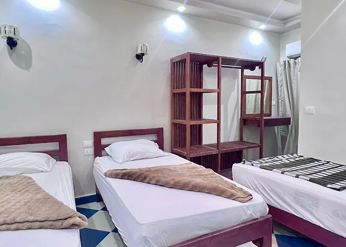 Saray Szálloda 3*